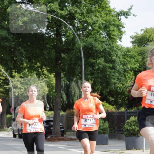 15.06.2025 - REWE Women's Run Jannik Wohlers http://msf.ph/oto/7955048 15.06.2025 08:50:38 Laufen 10854, 10717, 10 meine-sportfotos.de