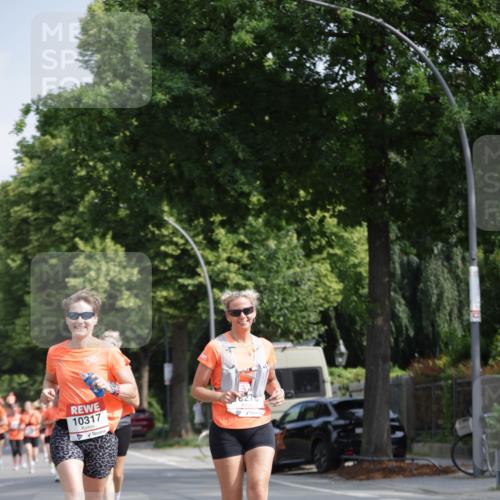 15.06.2025 - REWE Women's Run Jannik Wohlers http://msf.ph/oto/7955159 15.06.2025 08:50:44 Laufen 10317 meine-sportfotos.de