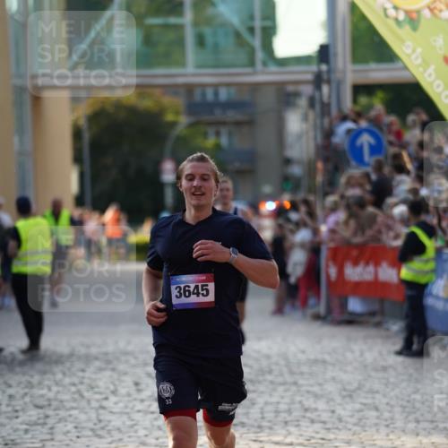 13.06.2025 - Holstenköstenlauf Felixshl http://msf.ph/oto/7955175 13.06.2025 19:45:47 Laufen 2989, 3227, 3280, 3645, 3771 meine-sportfotos.de