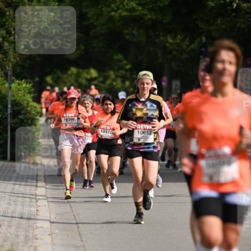 15.06.2025 - REWE Women's Run Dr. Thomas Lammeyer http://msf.ph/oto/7955222 15.06.2025 09:45:22 Laufen 10396, 10370, 10652, 127, 6414 meine-sportfotos.de