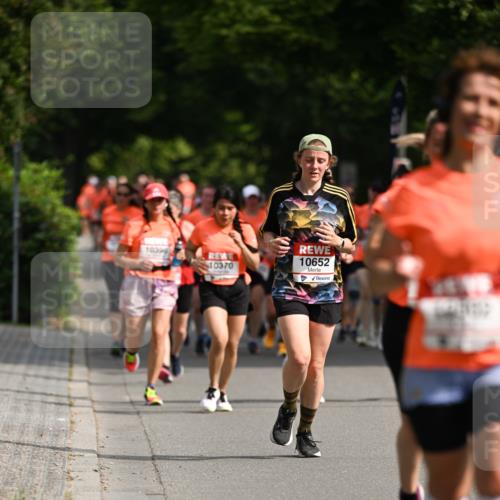 15.06.2025 - REWE Women's Run Dr. Thomas Lammeyer http://msf.ph/oto/7955232 15.06.2025 09:45:22 Laufen 10398, 10370, 10652 meine-sportfotos.de