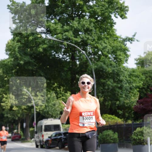 15.06.2025 - REWE Women's Run Jannik Wohlers http://msf.ph/oto/7955259 15.06.2025 08:50:49 Laufen 10601 meine-sportfotos.de