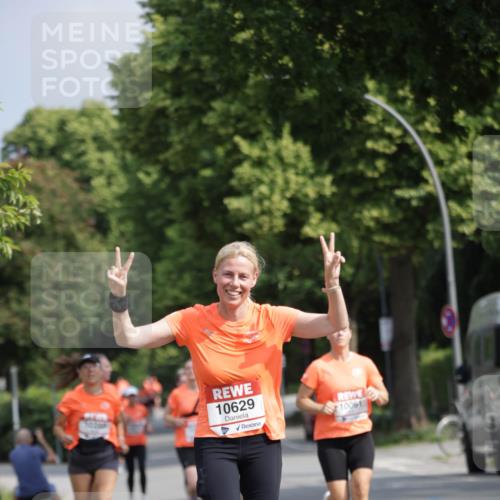 15.06.2025 - REWE Women's Run Jannik Wohlers http://msf.ph/oto/7955289 15.06.2025 08:50:51 Laufen 10629, 10061 meine-sportfotos.de
