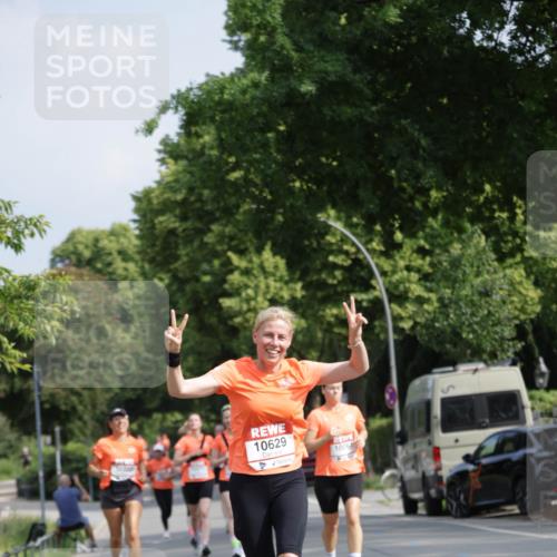 15.06.2025 - REWE Women's Run Jannik Wohlers http://msf.ph/oto/7955309 15.06.2025 08:50:51 Laufen 10629, 1006 meine-sportfotos.de