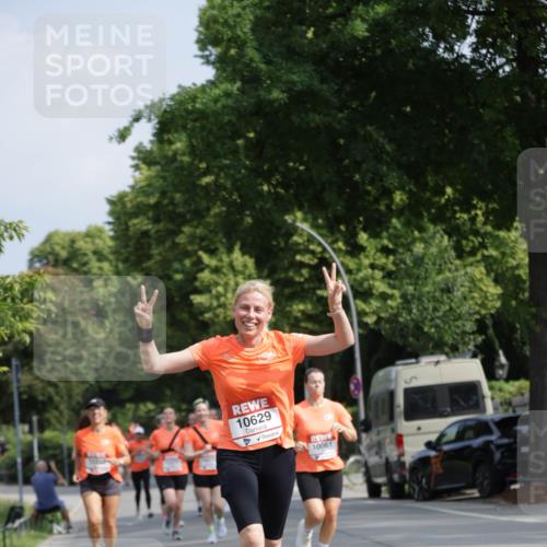 15.06.2025 - REWE Women's Run Jannik Wohlers http://msf.ph/oto/7955318 15.06.2025 08:50:51 Laufen 10629, 10061 meine-sportfotos.de