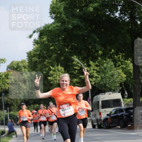 15.06.2025 - REWE Women's Run Jannik Wohlers http://msf.ph/oto/7955325 15.06.2025 08:50:52 Laufen 10209, 10629, 10061 meine-sportfotos.de
