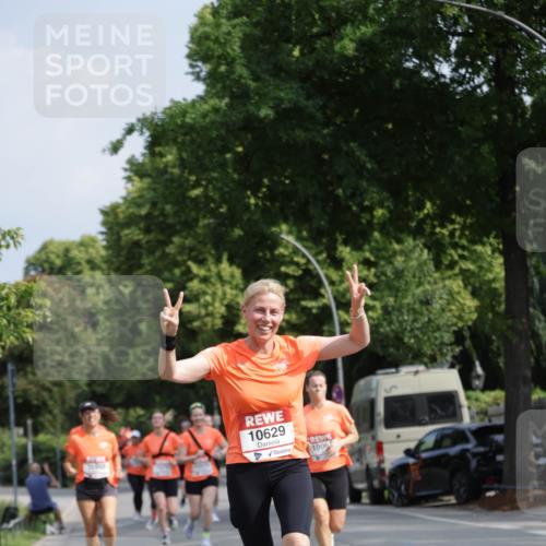 15.06.2025 - REWE Women's Run Jannik Wohlers http://msf.ph/oto/7955336 15.06.2025 08:50:52 Laufen 10629, 1006 meine-sportfotos.de