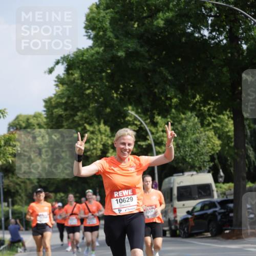 15.06.2025 - REWE Women's Run Jannik Wohlers http://msf.ph/oto/7955339 15.06.2025 08:50:52 Laufen 10629, 1006 meine-sportfotos.de