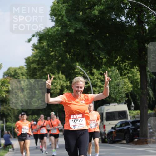 15.06.2025 - REWE Women's Run Jannik Wohlers http://msf.ph/oto/7955344 15.06.2025 08:50:52 Laufen 10629, 1006 meine-sportfotos.de