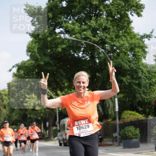 15.06.2025 - REWE Women's Run Jannik Wohlers http://msf.ph/oto/7955357 15.06.2025 08:50:53 Laufen 10629 meine-sportfotos.de