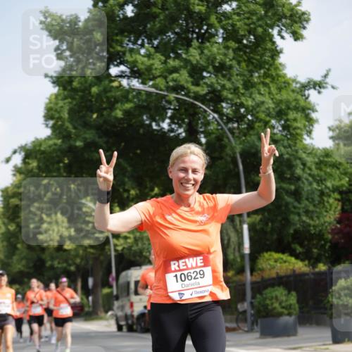 15.06.2025 - REWE Women's Run Jannik Wohlers http://msf.ph/oto/7955363 15.06.2025 08:50:53 Laufen 10629 meine-sportfotos.de