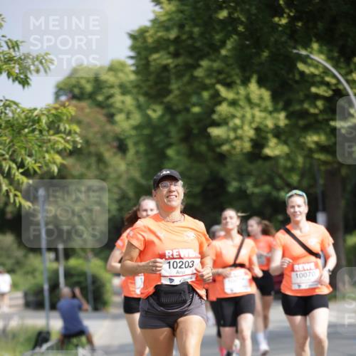 15.06.2025 - REWE Women's Run Jannik Wohlers http://msf.ph/oto/7955371 15.06.2025 08:50:54 Laufen 10203, 10070 meine-sportfotos.de