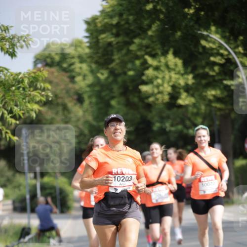 15.06.2025 - REWE Women's Run Jannik Wohlers http://msf.ph/oto/7955373 15.06.2025 08:50:54 Laufen 10203, 10070 meine-sportfotos.de