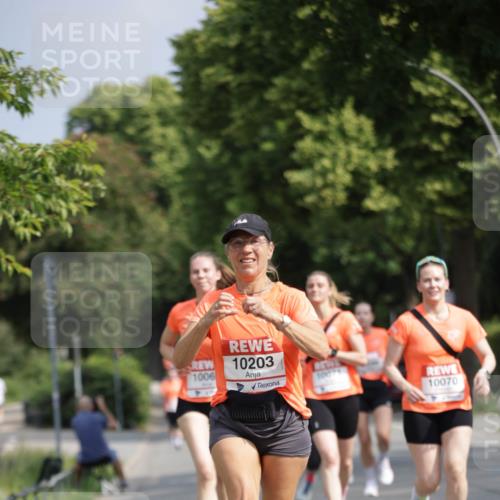 15.06.2025 - REWE Women's Run Jannik Wohlers http://msf.ph/oto/7955384 15.06.2025 08:50:55 Laufen 10203, 1006, 10074, 10070 meine-sportfotos.de