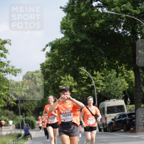 15.06.2025 - REWE Women's Run Jannik Wohlers http://msf.ph/oto/7955399 15.06.2025 08:50:55 Laufen 10203, 10069, 10070 meine-sportfotos.de