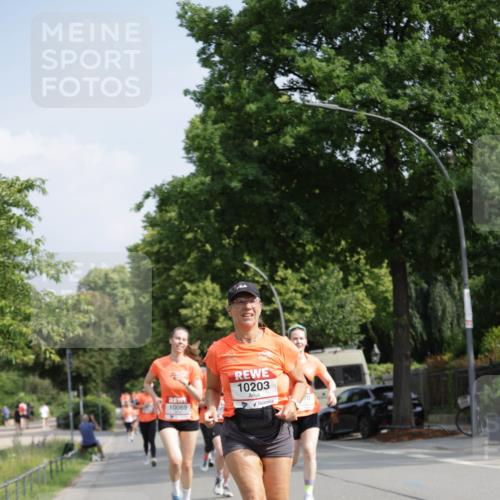 15.06.2025 - REWE Women's Run Jannik Wohlers http://msf.ph/oto/7955409 15.06.2025 08:50:56 Laufen 10203, 10069, 70 meine-sportfotos.de