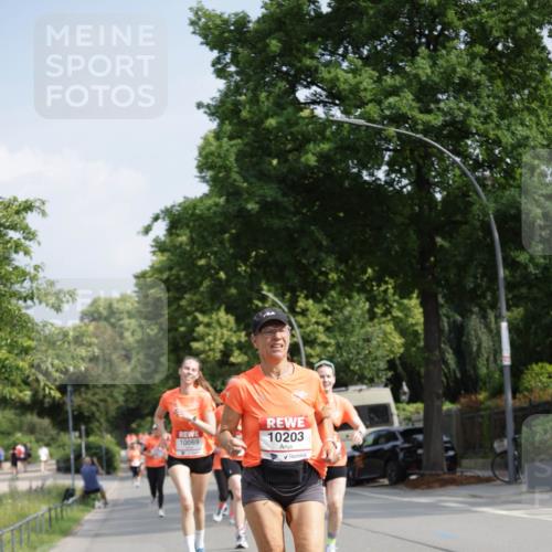 15.06.2025 - REWE Women's Run Jannik Wohlers http://msf.ph/oto/7955412 15.06.2025 08:50:56 Laufen 10203 meine-sportfotos.de