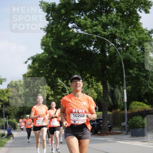 15.06.2025 - REWE Women's Run Jannik Wohlers http://msf.ph/oto/7955424 15.06.2025 08:50:56 Laufen 10203 meine-sportfotos.de