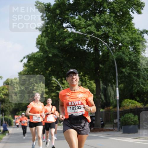 15.06.2025 - REWE Women's Run Jannik Wohlers http://msf.ph/oto/7955428 15.06.2025 08:50:56 Laufen 10203 meine-sportfotos.de