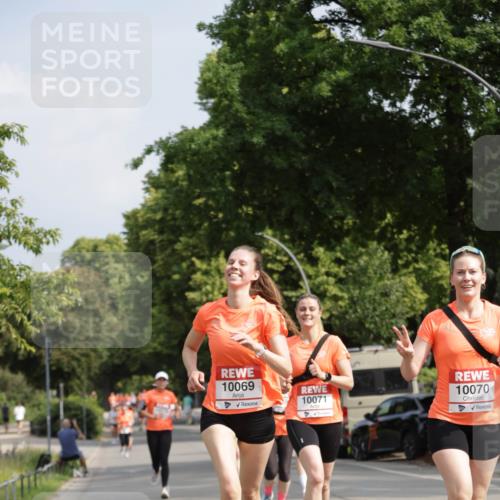 15.06.2025 - REWE Women's Run Jannik Wohlers http://msf.ph/oto/7955432 15.06.2025 08:50:57 Laufen 10069, 10071, 10070 meine-sportfotos.de