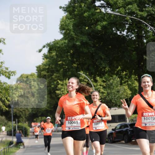 15.06.2025 - REWE Women's Run Jannik Wohlers http://msf.ph/oto/7955440 15.06.2025 08:50:58 Laufen 10069, 10071, 10070 meine-sportfotos.de