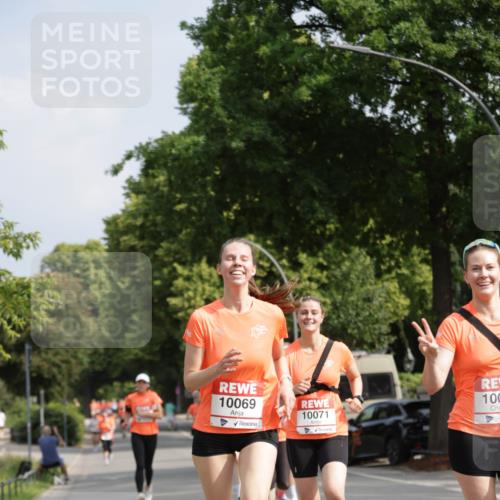 15.06.2025 - REWE Women's Run Jannik Wohlers http://msf.ph/oto/7955447 15.06.2025 08:50:58 Laufen 10069, 10071 meine-sportfotos.de