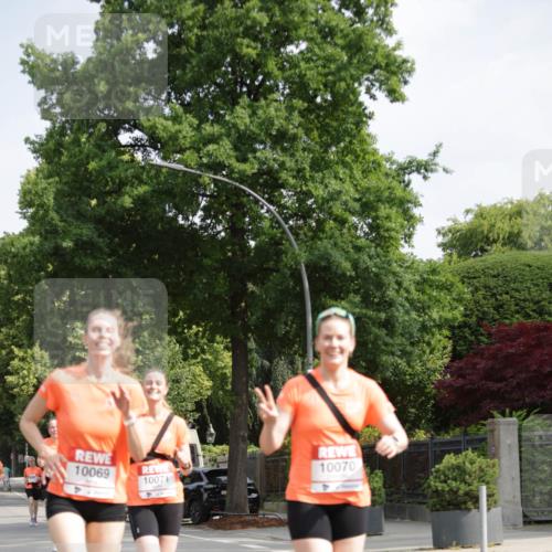 15.06.2025 - REWE Women's Run Jannik Wohlers http://msf.ph/oto/7955451 15.06.2025 08:50:58 Laufen 10069, 1007, 10070 meine-sportfotos.de