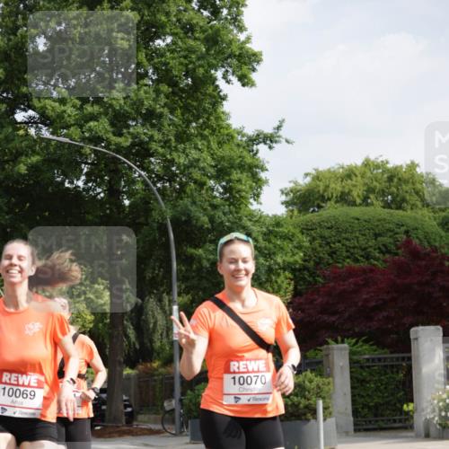 15.06.2025 - REWE Women's Run Jannik Wohlers http://msf.ph/oto/7955464 15.06.2025 08:50:58 Laufen 10069, 10070 meine-sportfotos.de