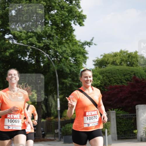 15.06.2025 - REWE Women's Run Jannik Wohlers http://msf.ph/oto/7955469 15.06.2025 08:50:59 Laufen 10069, 10070 meine-sportfotos.de