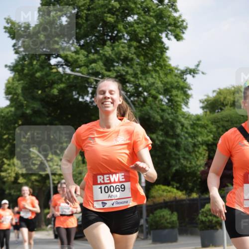 15.06.2025 - REWE Women's Run Jannik Wohlers http://msf.ph/oto/7955478 15.06.2025 08:50:59 Laufen 10069 meine-sportfotos.de