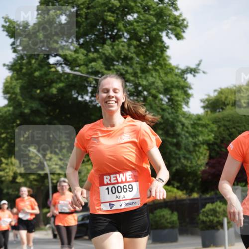 15.06.2025 - REWE Women's Run Jannik Wohlers http://msf.ph/oto/7955483 15.06.2025 08:50:59 Laufen 10069 meine-sportfotos.de