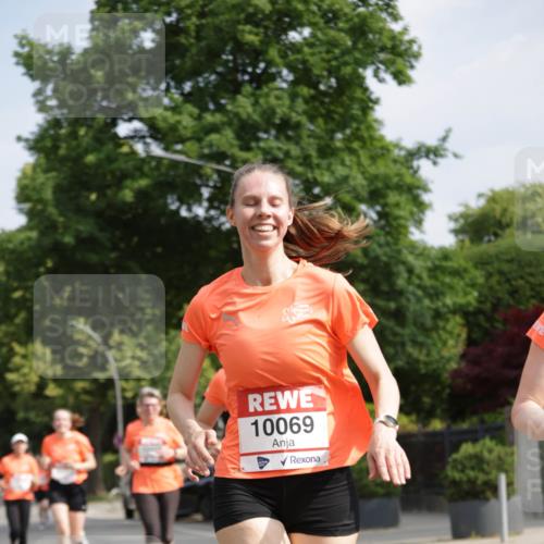 15.06.2025 - REWE Women's Run Jannik Wohlers http://msf.ph/oto/7955485 15.06.2025 08:50:59 Laufen 10069 meine-sportfotos.de
