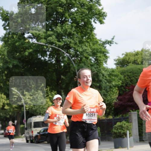 15.06.2025 - REWE Women's Run Jannik Wohlers http://msf.ph/oto/7955537 15.06.2025 08:51:03 Laufen 13, 10251 meine-sportfotos.de