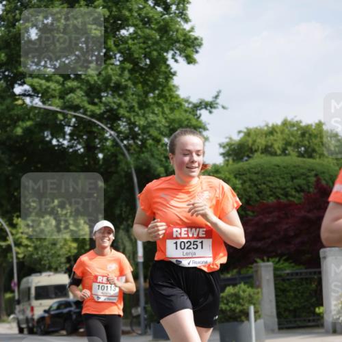 15.06.2025 - REWE Women's Run Jannik Wohlers http://msf.ph/oto/7955549 15.06.2025 08:51:03 Laufen 10113, 10251 meine-sportfotos.de