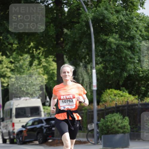 15.06.2025 - REWE Women's Run Jannik Wohlers http://msf.ph/oto/7955600 15.06.2025 08:51:07 Laufen 10762 meine-sportfotos.de