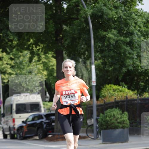 15.06.2025 - REWE Women's Run Jannik Wohlers http://msf.ph/oto/7955601 15.06.2025 08:51:07 Laufen 10762 meine-sportfotos.de