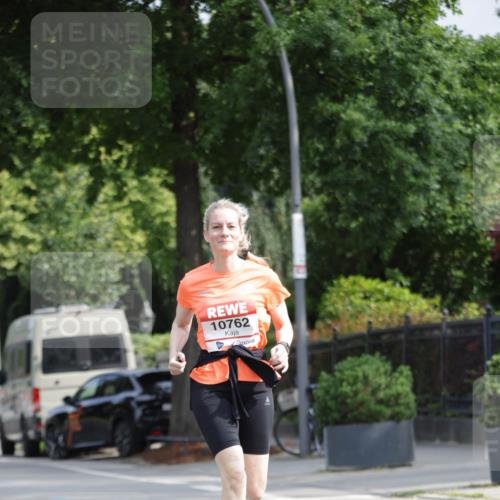 15.06.2025 - REWE Women's Run Jannik Wohlers http://msf.ph/oto/7955604 15.06.2025 08:51:07 Laufen 10762 meine-sportfotos.de
