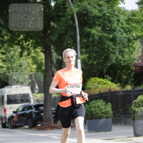 15.06.2025 - REWE Women's Run Jannik Wohlers http://msf.ph/oto/7955612 15.06.2025 08:51:08 Laufen 10762 meine-sportfotos.de