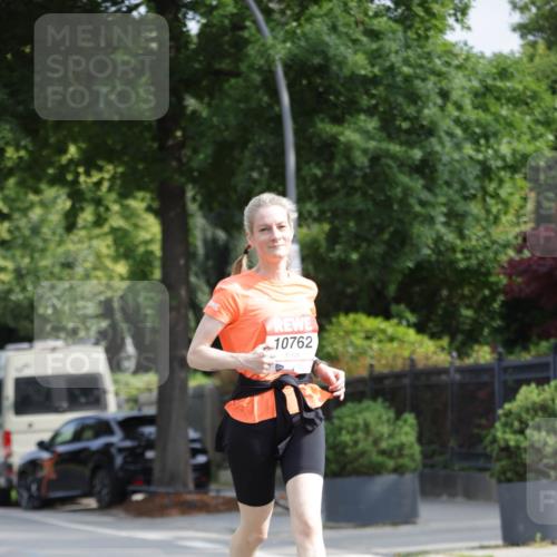 15.06.2025 - REWE Women's Run Jannik Wohlers http://msf.ph/oto/7955613 15.06.2025 08:51:08 Laufen 10762 meine-sportfotos.de