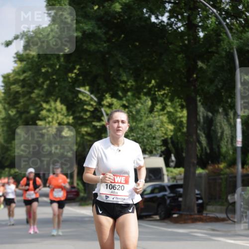 15.06.2025 - REWE Women's Run Jannik Wohlers http://msf.ph/oto/7955769 15.06.2025 08:51:20 Laufen 10620 meine-sportfotos.de