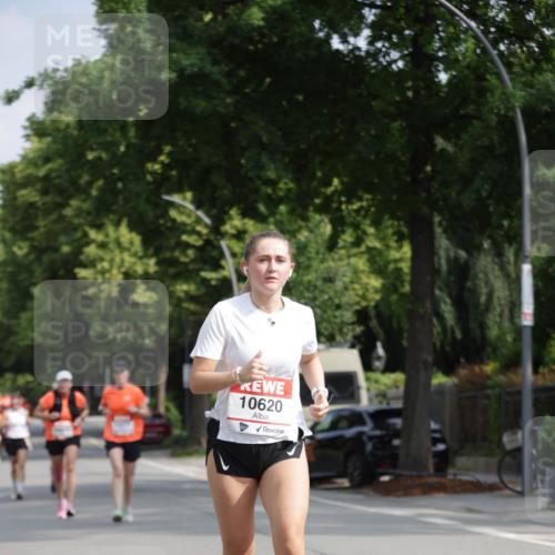 15.06.2025 - REWE Women's Run Jannik Wohlers http://msf.ph/oto/7955770 15.06.2025 08:51:20 Laufen 10620 meine-sportfotos.de