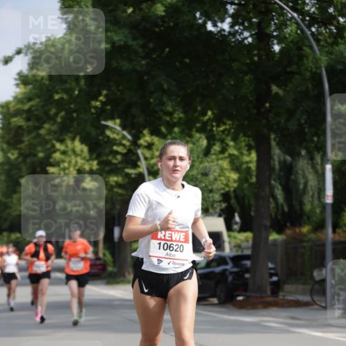 15.06.2025 - REWE Women's Run Jannik Wohlers http://msf.ph/oto/7955771 15.06.2025 08:51:20 Laufen 10620 meine-sportfotos.de
