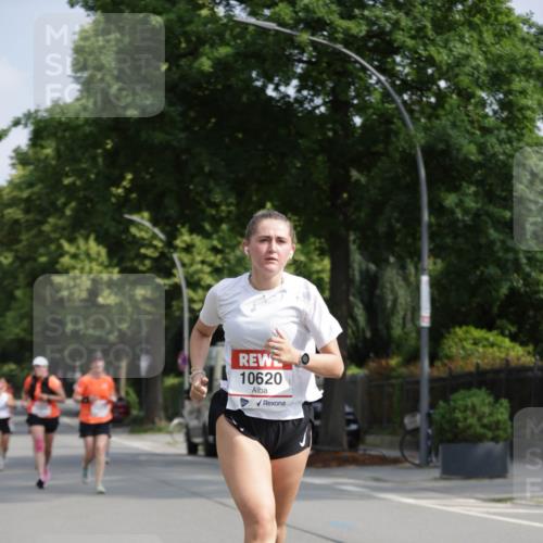 15.06.2025 - REWE Women's Run Jannik Wohlers http://msf.ph/oto/7955792 15.06.2025 08:51:21 Laufen 10620 meine-sportfotos.de
