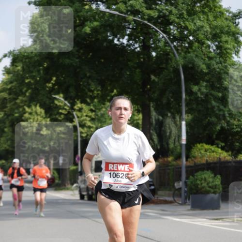 15.06.2025 - REWE Women's Run Jannik Wohlers http://msf.ph/oto/7955793 15.06.2025 08:51:21 Laufen 10626 meine-sportfotos.de