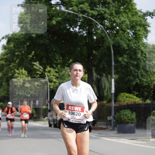 15.06.2025 - REWE Women's Run Jannik Wohlers http://msf.ph/oto/7955794 15.06.2025 08:51:21 Laufen 10620 meine-sportfotos.de