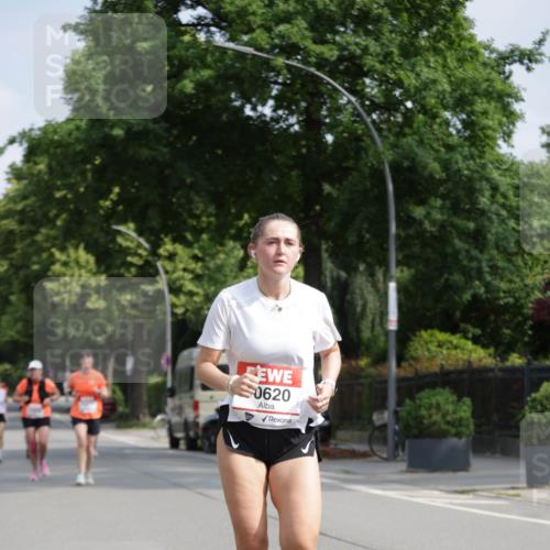 15.06.2025 - REWE Women's Run Jannik Wohlers http://msf.ph/oto/7955797 15.06.2025 08:51:21 Laufen 0620 meine-sportfotos.de