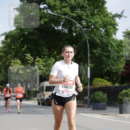 15.06.2025 - REWE Women's Run Jannik Wohlers http://msf.ph/oto/7955804 15.06.2025 08:51:21 Laufen 10620 meine-sportfotos.de