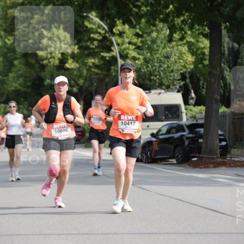 15.06.2025 - REWE Women's Run Jannik Wohlers http://msf.ph/oto/7955851 15.06.2025 08:51:24 Laufen 10808, 10443, 10417 meine-sportfotos.de