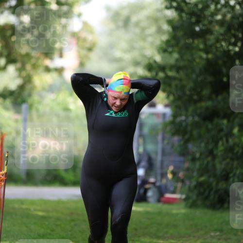 15.06.2025 - 7 Türme Triathlon Michael Strokosch http://msf.ph/oto/7955866 15.06.2025 12:34:07 Schwimmen 418, 603 meine-sportfotos.de