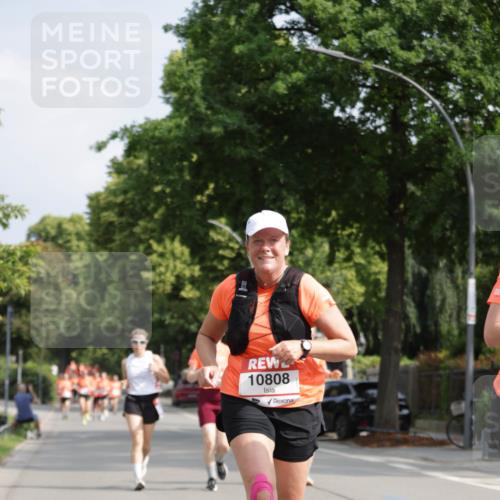 15.06.2025 - REWE Women's Run Jannik Wohlers http://msf.ph/oto/7955893 15.06.2025 08:51:27 Laufen 10808 meine-sportfotos.de